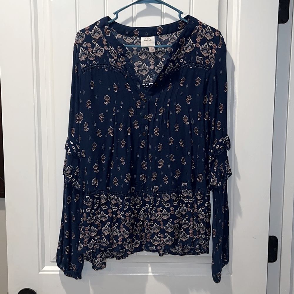 Knox Rose long sleeve boho style top. Size large